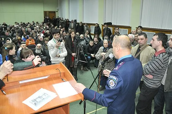 На Народному віче полтавці довірили Івану Корсуну очолювати міліцію області (Фоторепортаж) — фото 1