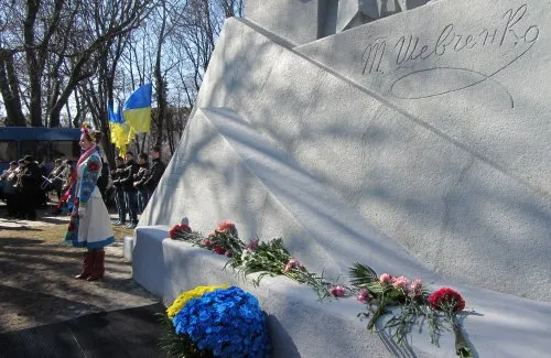 Полтавці вшанували 200-річчя Великого Кобзаря (Фоторепортаж) + (Відео) — фото 3