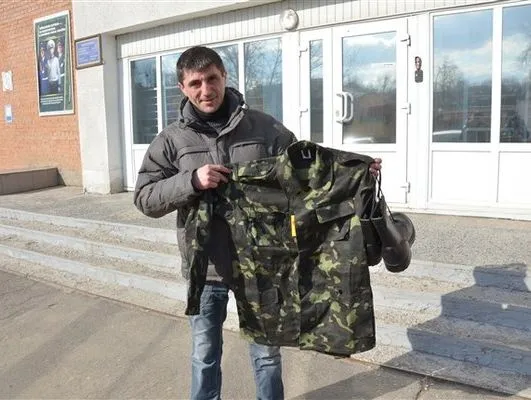 Полтавському обласному військкомату передали 18 військових форм та 17 пар взуття — фото 1