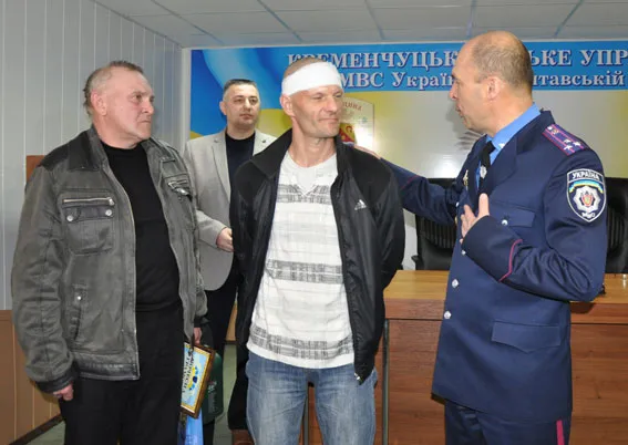 У Полтаві нагородили чоловіка який, врятував життя таксисту (Фото) — фото 2