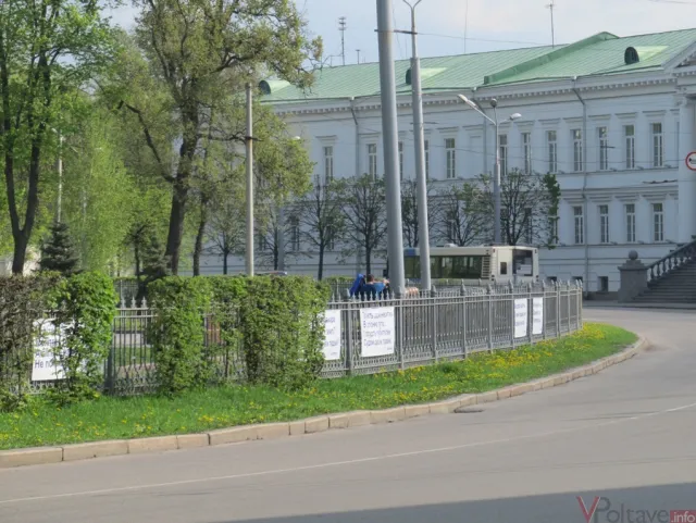 Центр міста прикрасили плакатами із патріотичними віршами Тараса Шевченка — фото 1