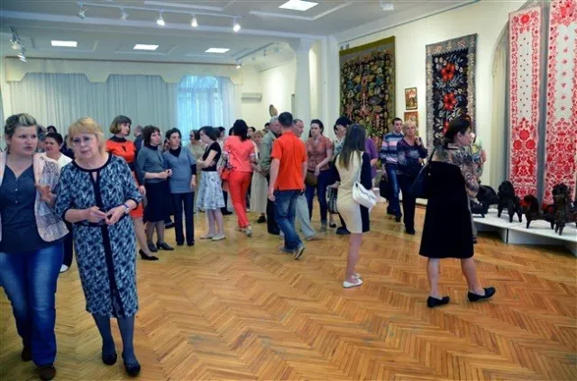 Сьогодні відкрили виставку народного мистецтва Полтавщини «Ярмарок традицій» (Фото) — фото 4