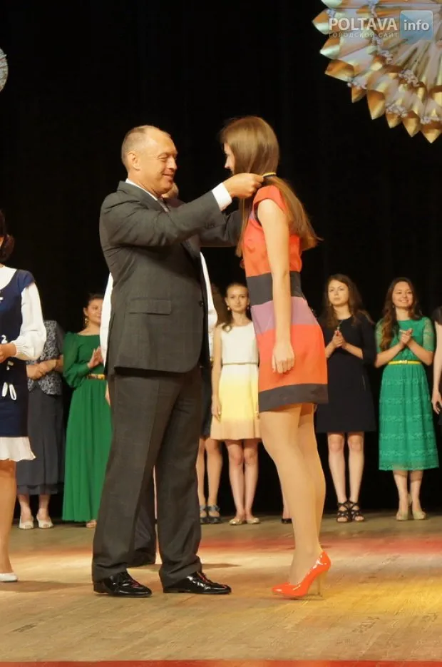 202 полтавських випускників отримали сьогодні свою першу державну нагороду (Фоторепортаж) — фото 4