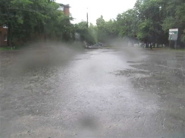 Зранку у Полтаві лило, як із відра (Фото) + (Відео) — фото 2