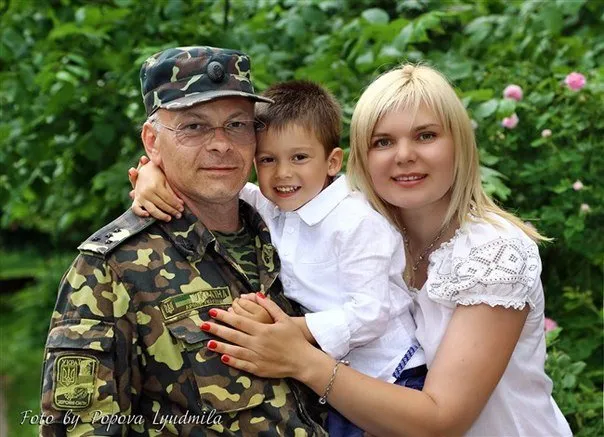 Через 15 хвилин після реєстрації шлюбу чоловіка забрали на Схід (Фото) — фото 1