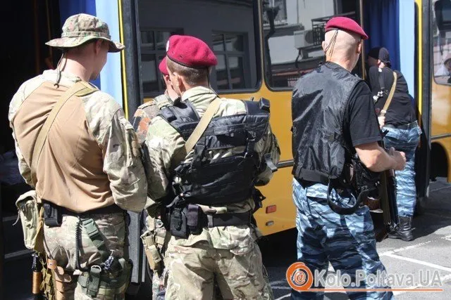 На Схід захищати Вітчизну виїхала чергова зміна добровольців із лав міліції Полтавщини (Фоторепортаж) — фото 2