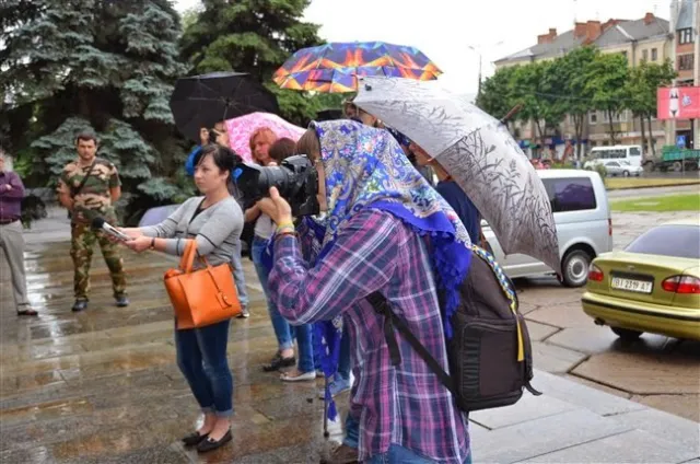 Представники національних меншин Полтавщини передали гуманітарну допомогу для української армії (Фоторепортаж) — фото 6