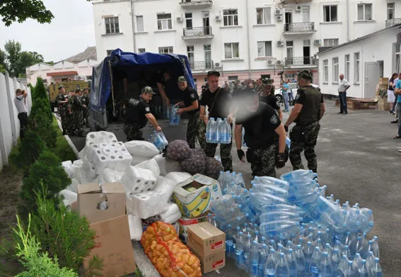 Понад 100 полтавських правоохоронців вирушили в зону АТО на виконання своїх службових обовязків (Фото) — фото 4