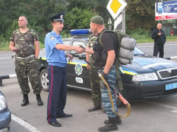 Тридцять полтавських даішників, які протягом місяця несли службу у зоні АТО, повернулися додому (Фото) — фото 2