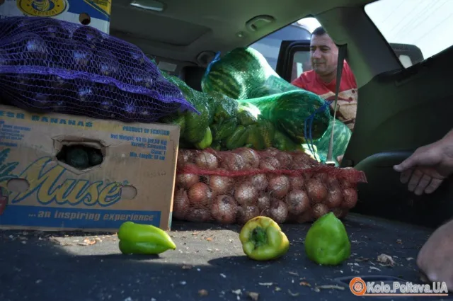 В зону АТО повезли дині та кавуни для військових (Фоторепортаж) — фото 5