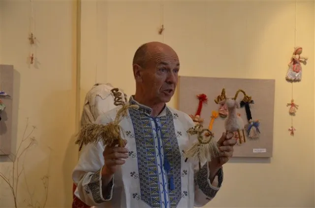 В Полтаві відкрили виставку ляльки-мотанки присвячену Дню незалежності України (Фоторепортаж) — фото 1
