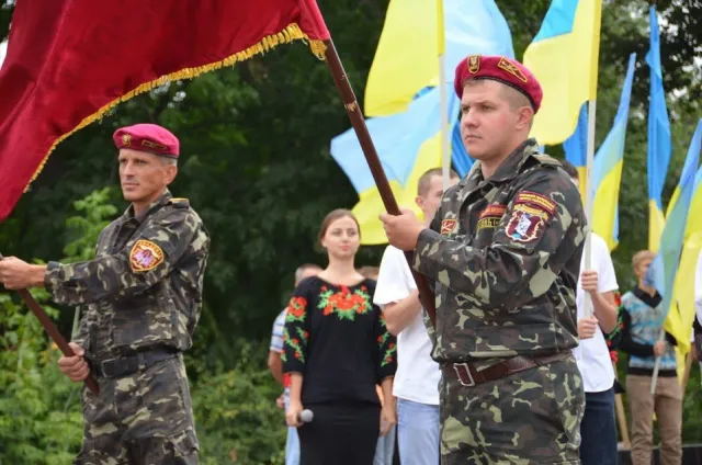 В Полтаві відбулося урочисте покладання квітів до пам’ятника Т. Г. Шевченку (Фоторепортаж) + (Відео) — фото 7