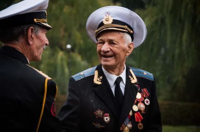 Полтавська громада на День міста вшанувала визволителів під червоним прапором (Фоторепортаж) — фото 9