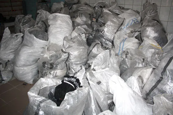 Міліція викрила підпільний цех по виробництву фальсифікованої продукції (Фото) — фото 1