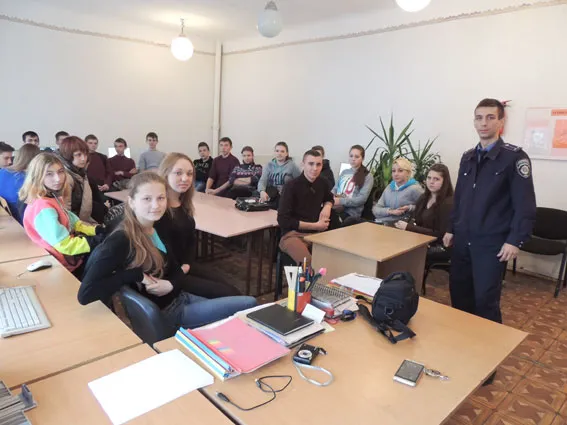 Міліціонери Полтави поговори з школярами щодо протидії насильства в сім'ї (Фото) — фото 1