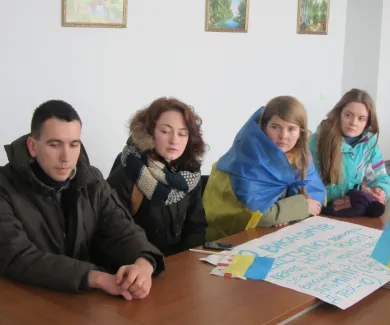 Незадоволені студенти та викладачі не добилися діалогу з ректором і розійшлися (Фото) + (Відео) — фото 4