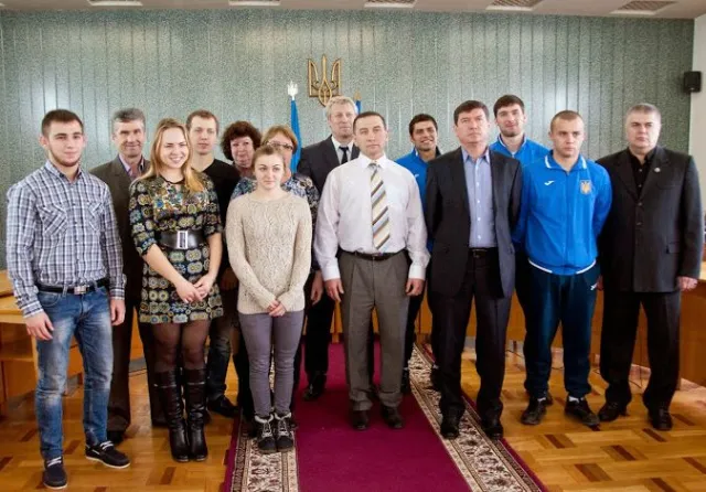 Кращих спортсменів та їх тренерів нагородили відзнаками обласної адміністрації та ради (Фото) — фото 2