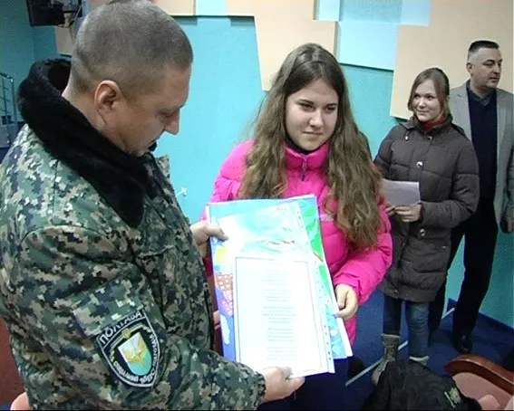 Дітлахи познайомилися з бійцями батальйону «Полтава» (Фото) — фото 2