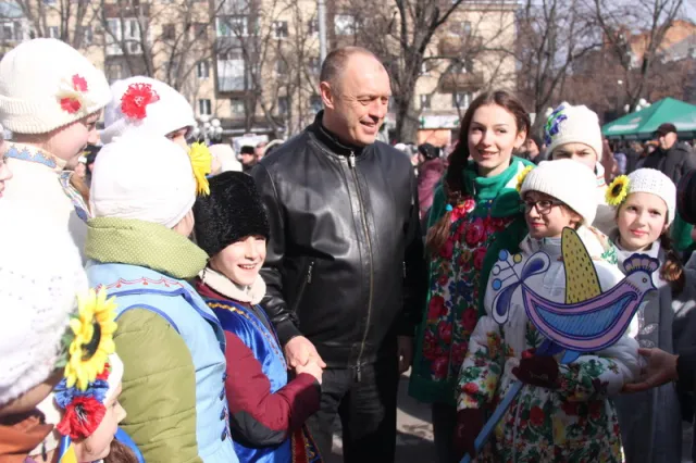 У Полтаві провели етно-свято «Зиму проводжаємо! Весну зустічаємо!» (фото) — фото 4